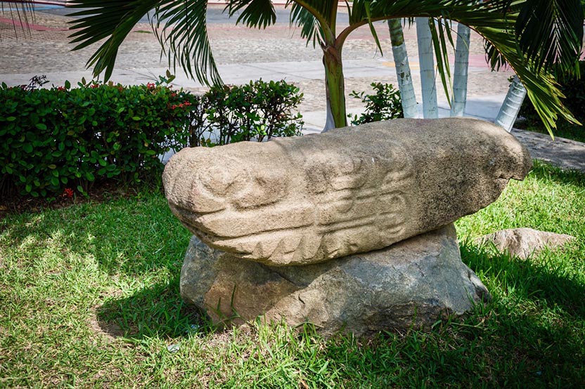 Two pre-Hispanic
stones were discovered in a village near the municipal capital and installed
in the municipal park. Photo: Ernesto J. Torres