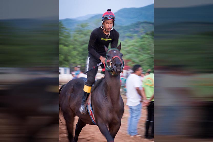 Horse Race in Colotepec. Photo: Ernesto J. Torres