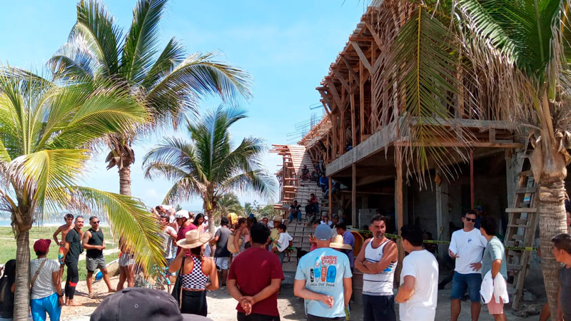 Residents of the Punta protesting illegal construction on the beach.