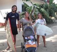 Surfistas israelíes, madre e hijo brasileños